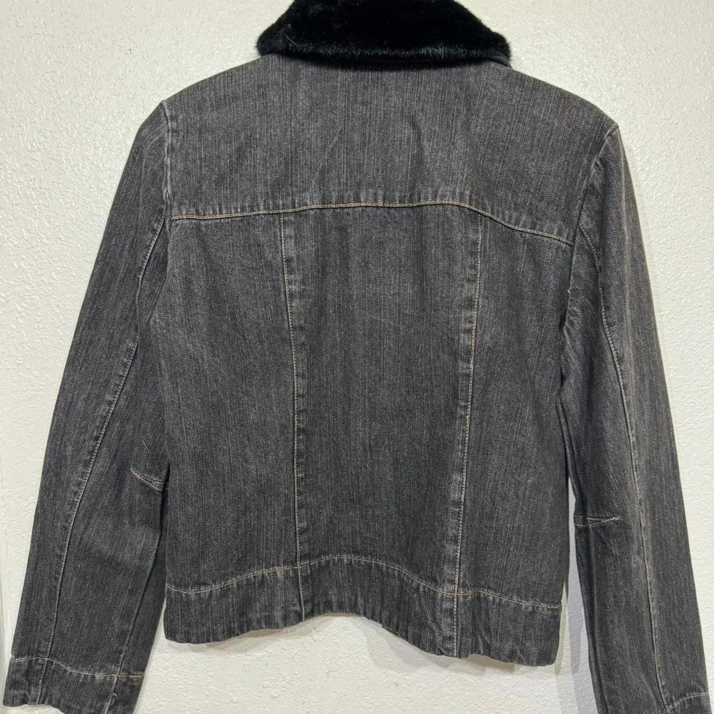 Vintage Black denim jacket with faux fur collar